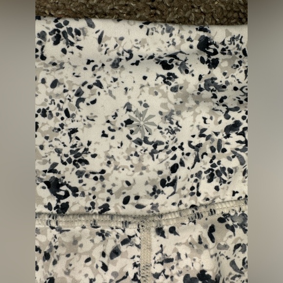 Athleta Sandstone Salutation 7/8 Leggings - Picture 6 of 7